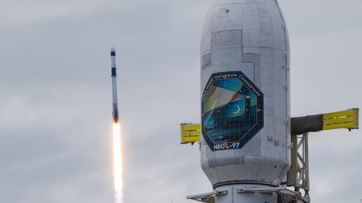 Rocket Report: SpaceX Completes a Launch Triple-Header as Rocket Lab Lands a Major Contract and Blue Origin Seeks Launch Clearance